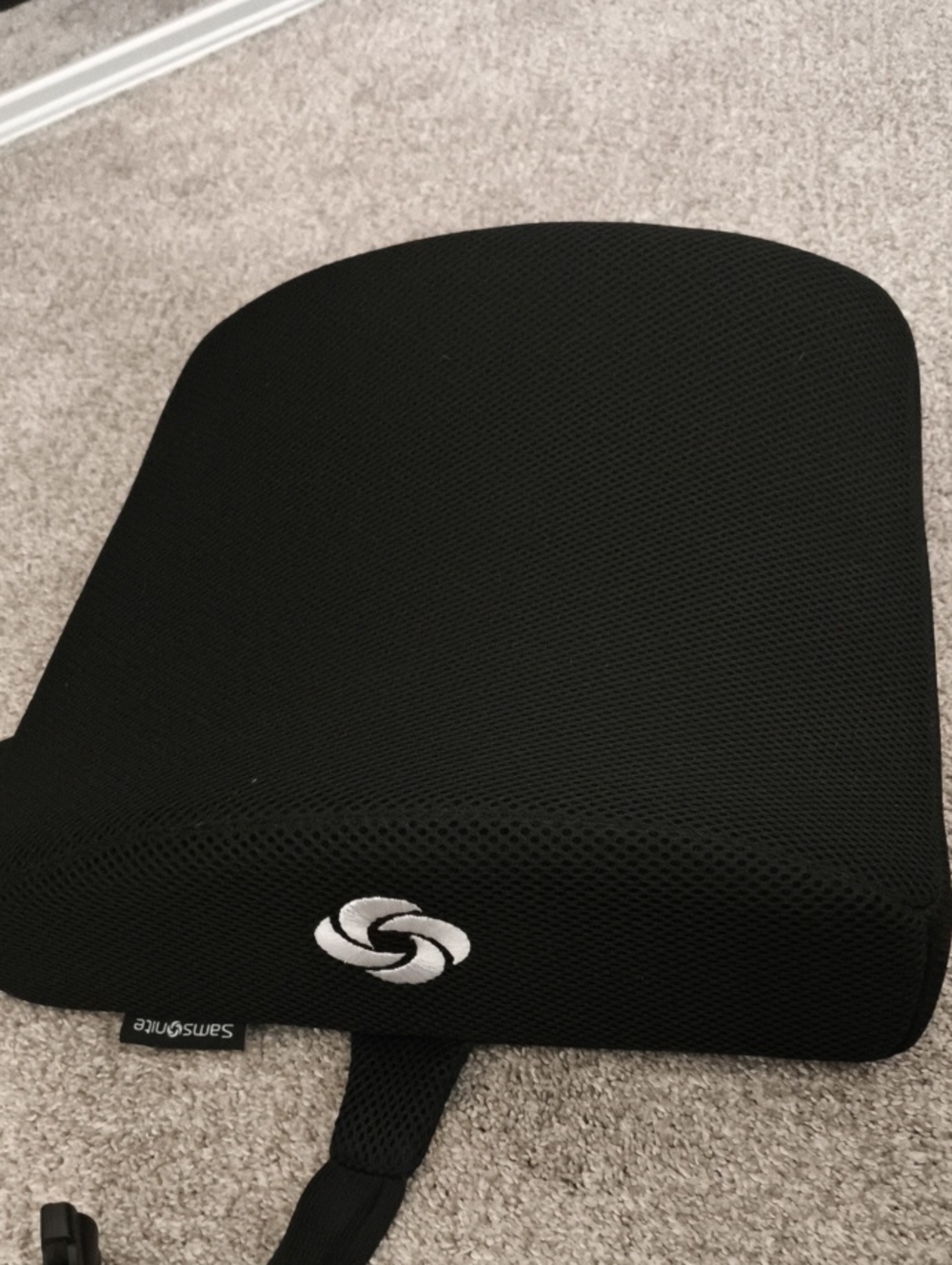 Samsonite Black Chair Pillow With Strap